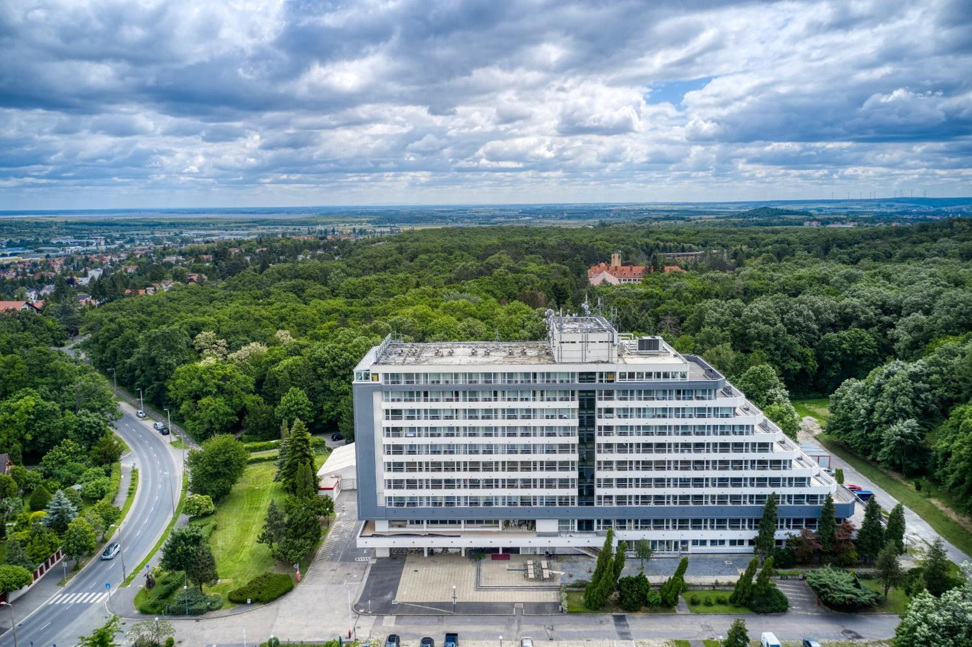 Hotel Szieszta Sopron Exterior foto